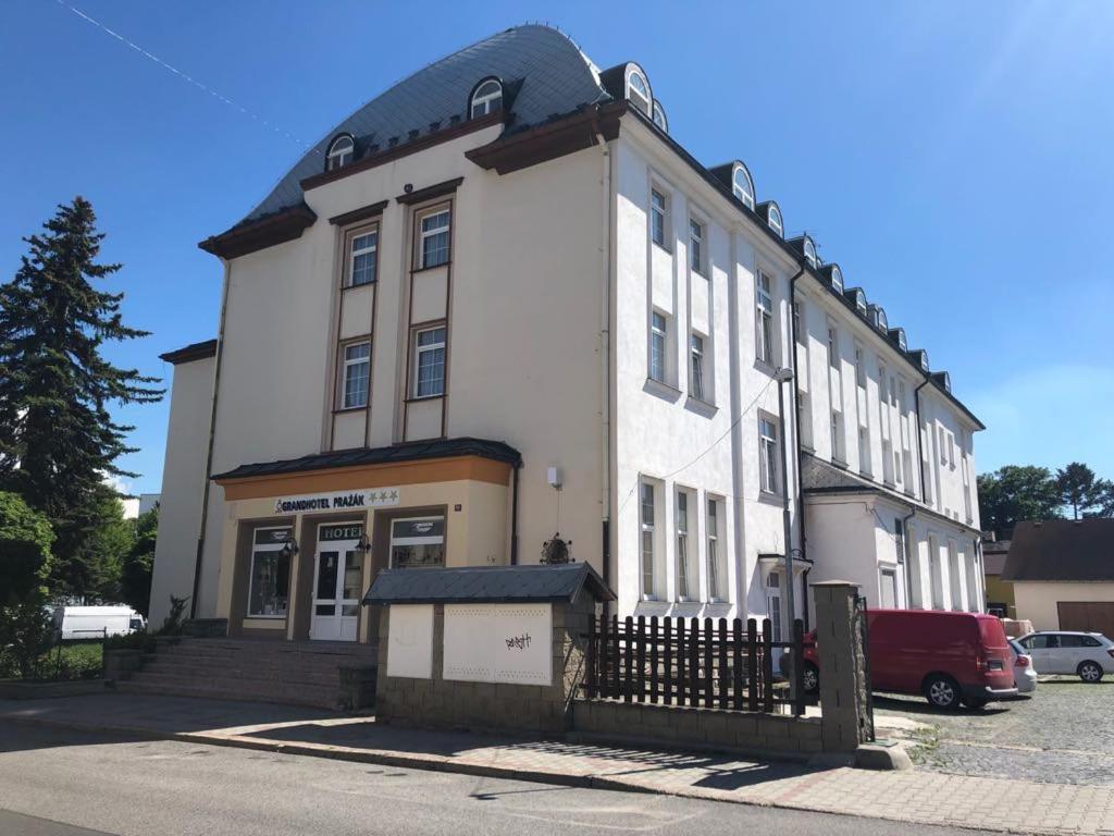 Grandhotel Nový Bor Extérieur photo